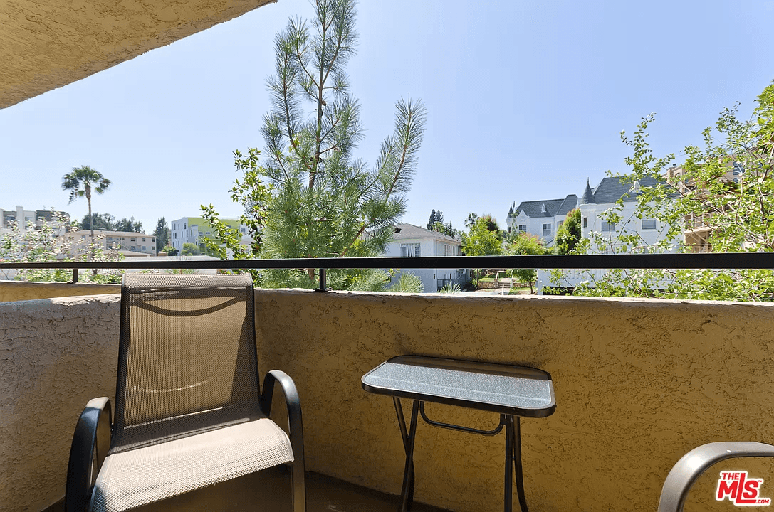 Studio 502 SQ ft 10982 roebling avenue Unit 404, ucla, 10982 Roebling Ave APT 404, Los Angeles, CA 90024, USA