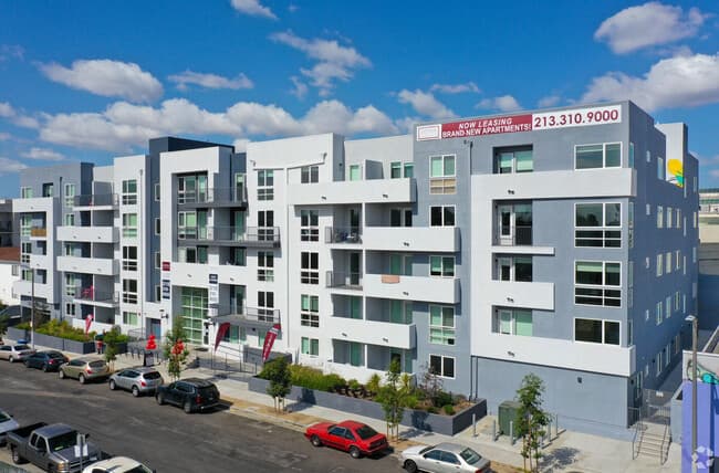The Sienna, usc, 1011 Serrano Ave, Los Angeles, CA 90006, USA