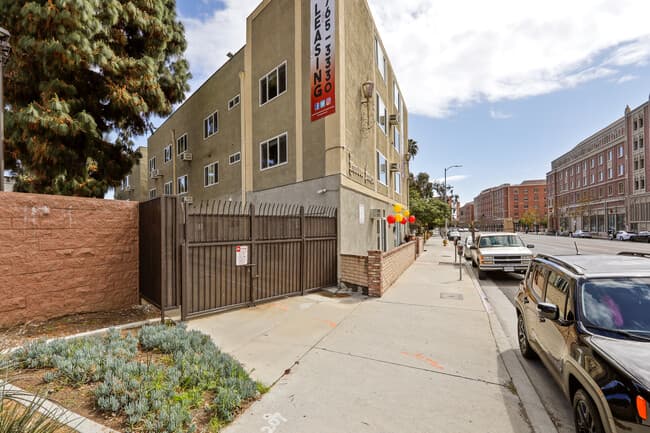Hoover House, usc, 3036 S Hoover St, Los Angeles, CA 90007, USA