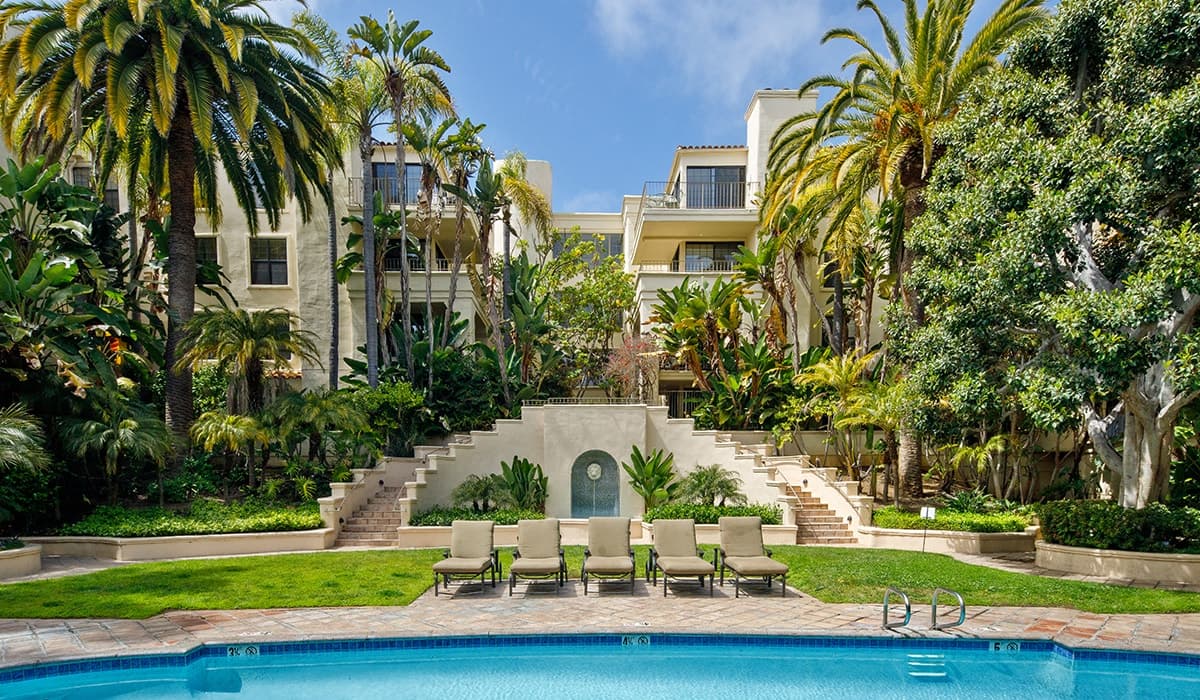 555 Barrington, ucla, 555 S Barrington Ave, Los Angeles, CA 90049