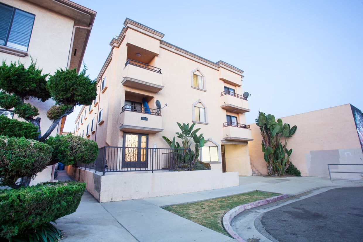 1510 S Barrington Ave, ucla, 1510 S Barrington Ave, Los Angeles, CA 90025