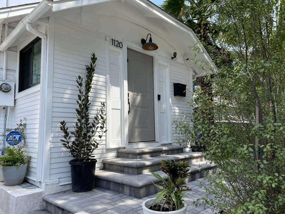 1120 S Barrington Ave, ucla, 1120 S Barrington Ave, Los Angeles, CA 90049