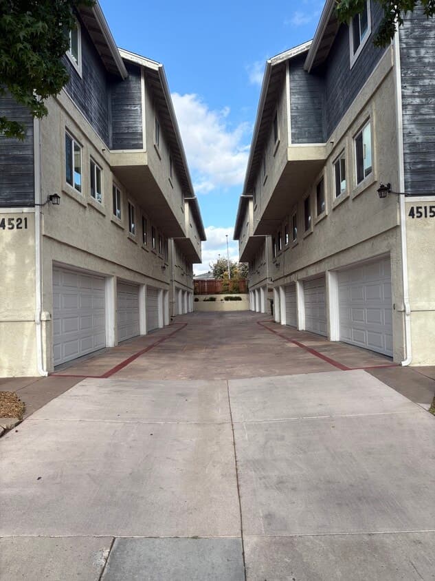 4517 College Way, sdsu, 4517 College Way Unit J, San Diego, CA 92115, United States