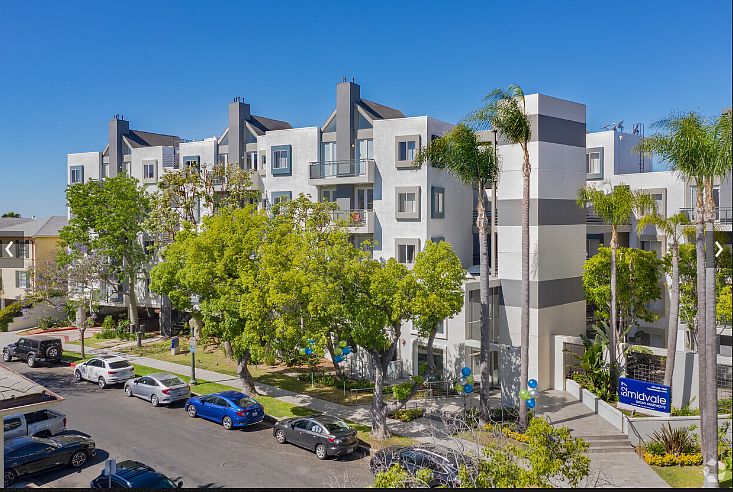 527 Midvale apartment building